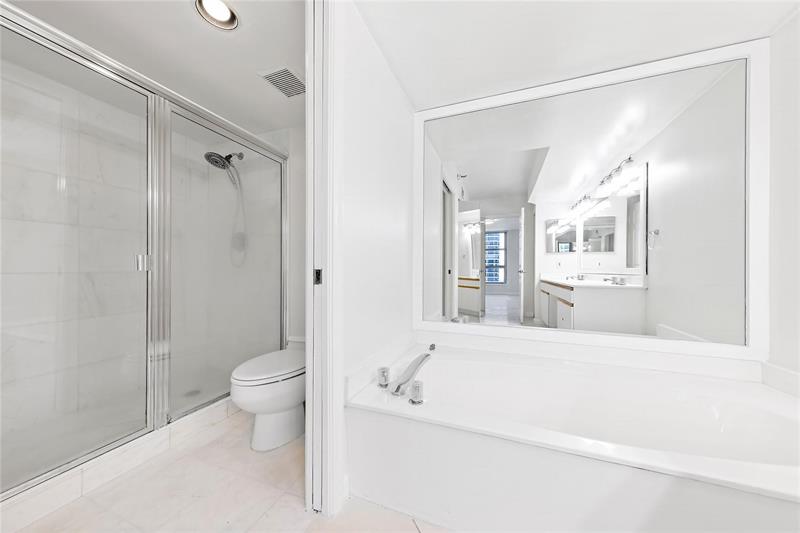 Image 7 of 11 For 3530 Mystic Pointe Dr  2707