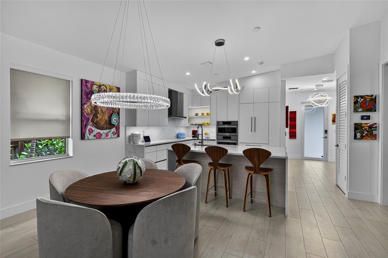 Image 12 of 52 For 21 25th St  