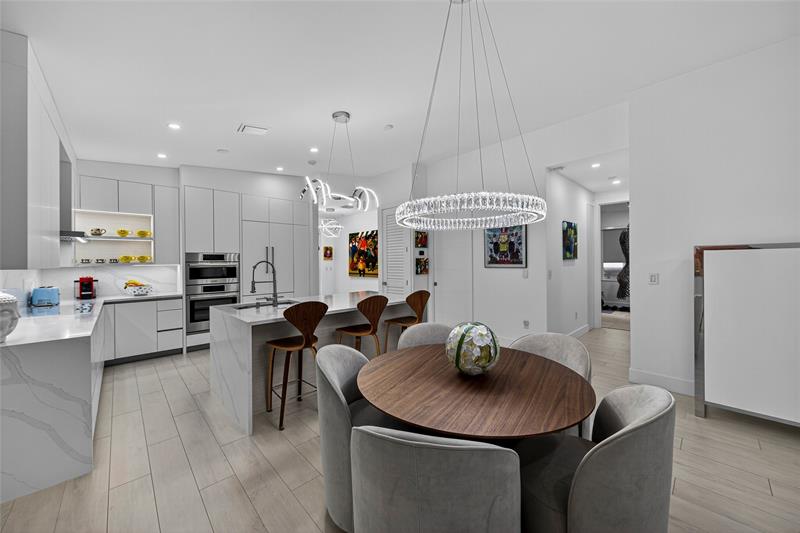 Image 13 of 52 For 21 25th St  