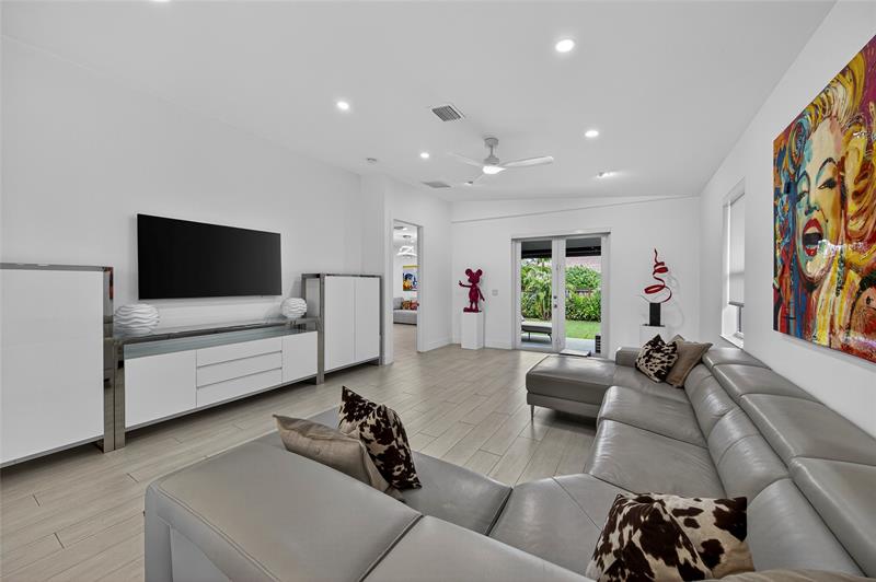 Image 15 of 52 For 21 25th St  