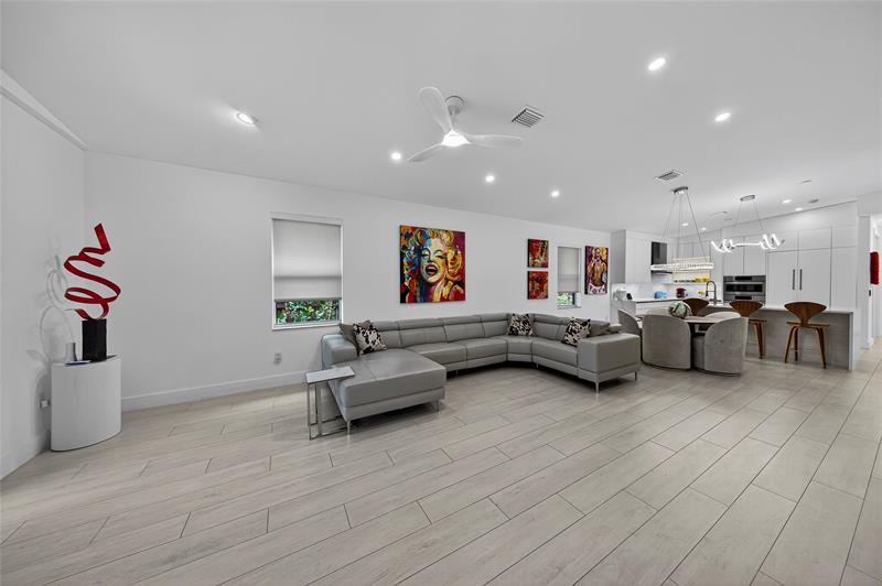 Image 16 of 52 For 21 25th St  