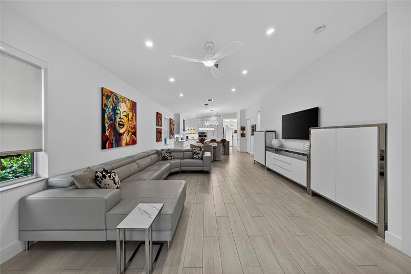 Image 17 of 52 For 21 25th St  