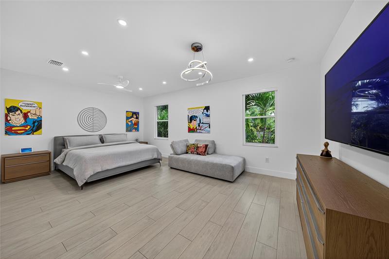 Image 20 of 52 For 21 25th St  