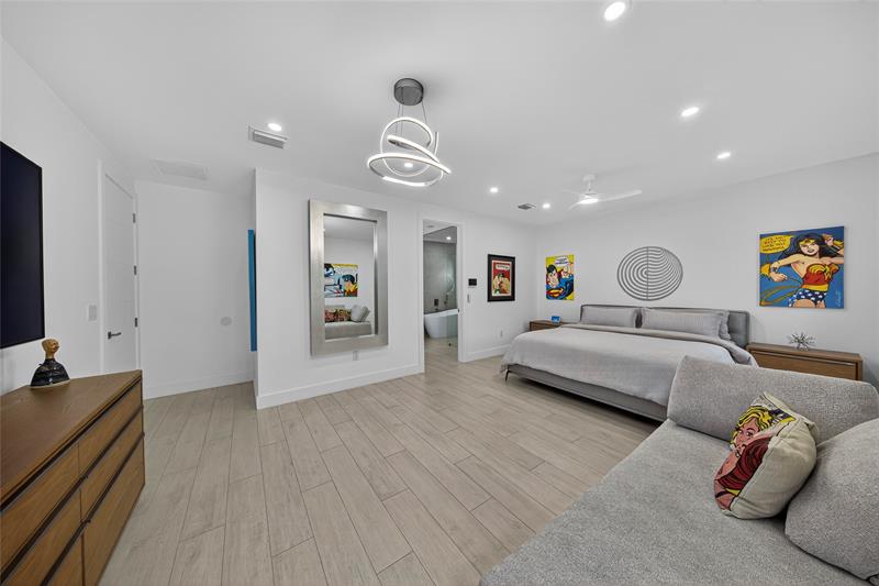 Image 21 of 52 For 21 25th St  