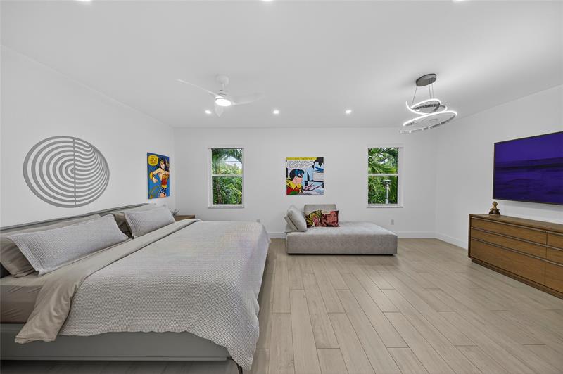 Image 22 of 52 For 21 25th St  