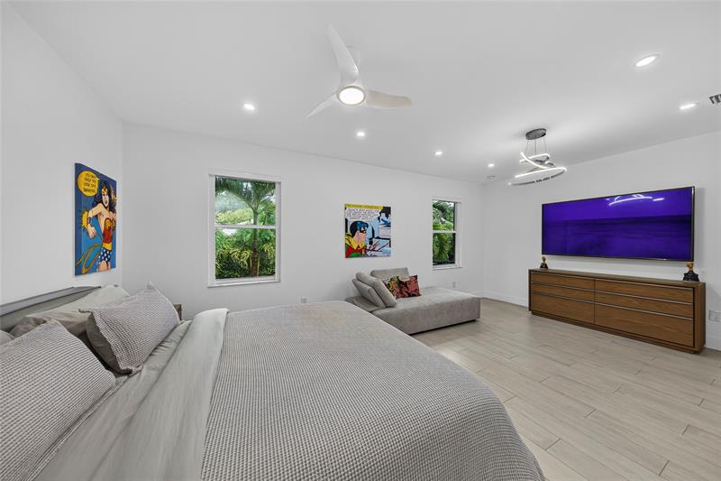 Image 23 of 52 For 21 25th St  