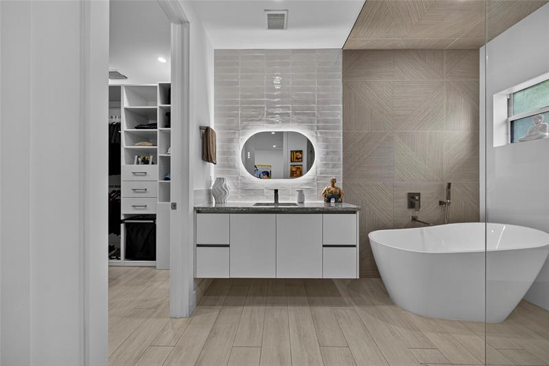 Image 24 of 52 For 21 25th St  