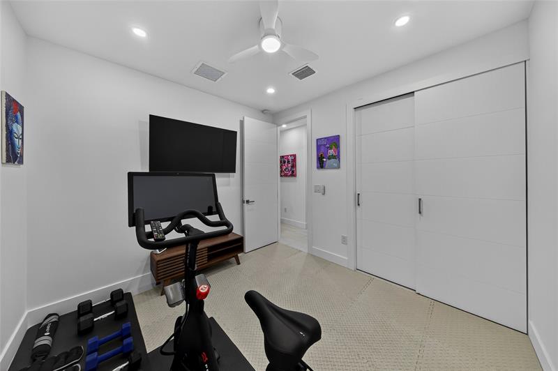 Image 31 of 52 For 21 25th St  