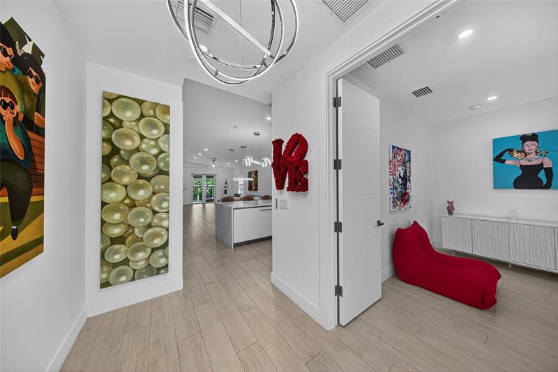 Image 33 of 52 For 21 25th St  