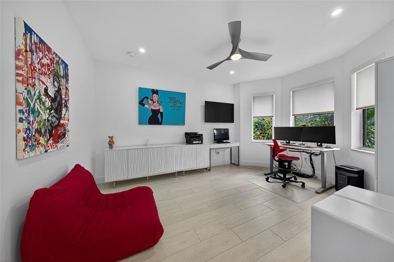 Image 34 of 52 For 21 25th St  