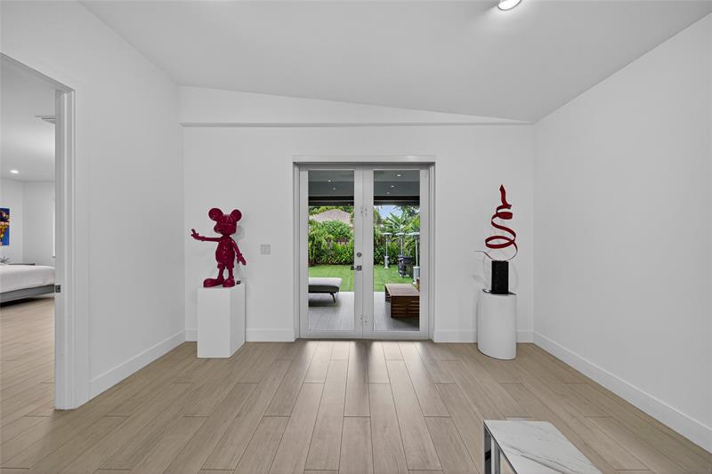 Image 37 of 52 For 21 25th St  