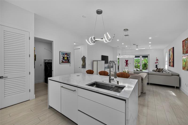 Image 9 of 52 For 21 25th St  