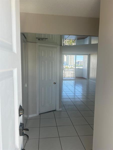 Image 19 of 40 For 3703 166th St  1009