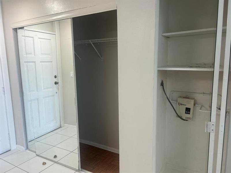 Image 21 of 40 For 3703 166th St  1009