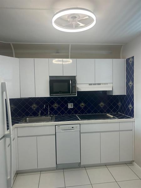 Image 27 of 40 For 3703 166th St  1009