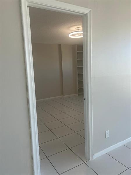 Image 30 of 40 For 3703 166th St  1009