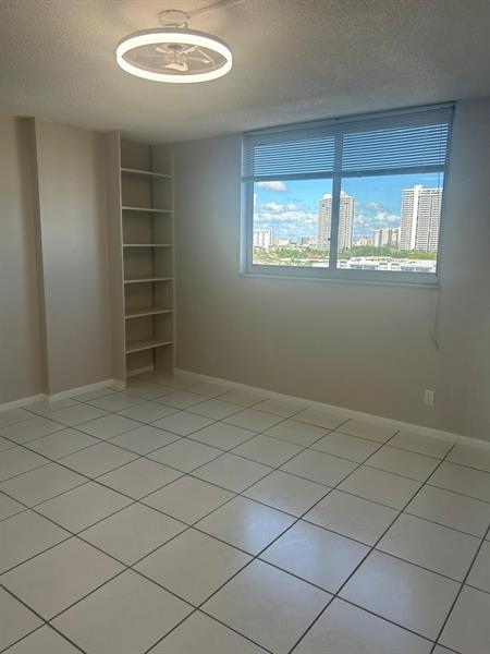 Image 31 of 40 For 3703 166th St  1009