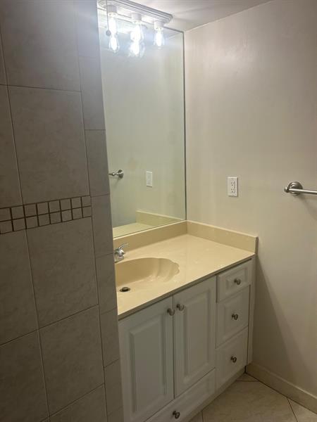 Image 38 of 40 For 3703 166th St  1009