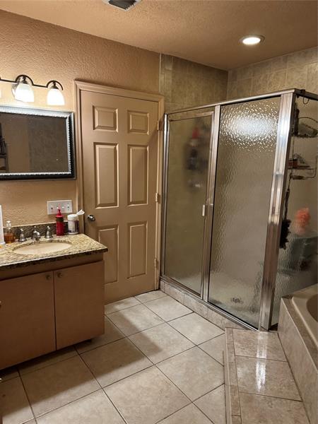 Image 24 of 40 For 936 Tropical