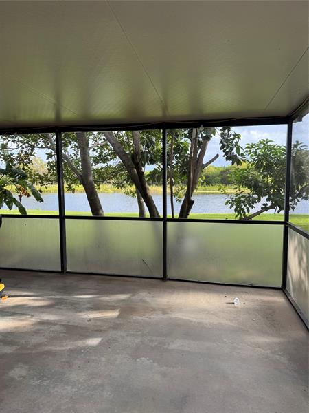 Image 32 of 40 For 936 Tropical