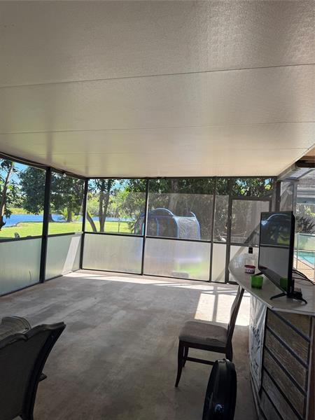 Image 33 of 40 For 936 Tropical