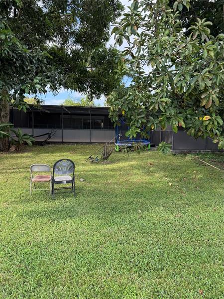 Image 35 of 40 For 936 Tropical