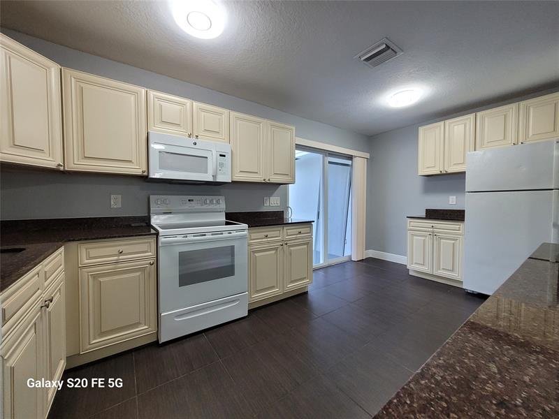 Image 5 of 47 For 3731 110th Ave  A