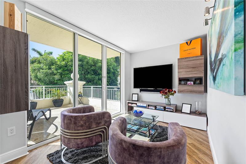 Image 19 of 56 For 99 Mizner Blvd  231