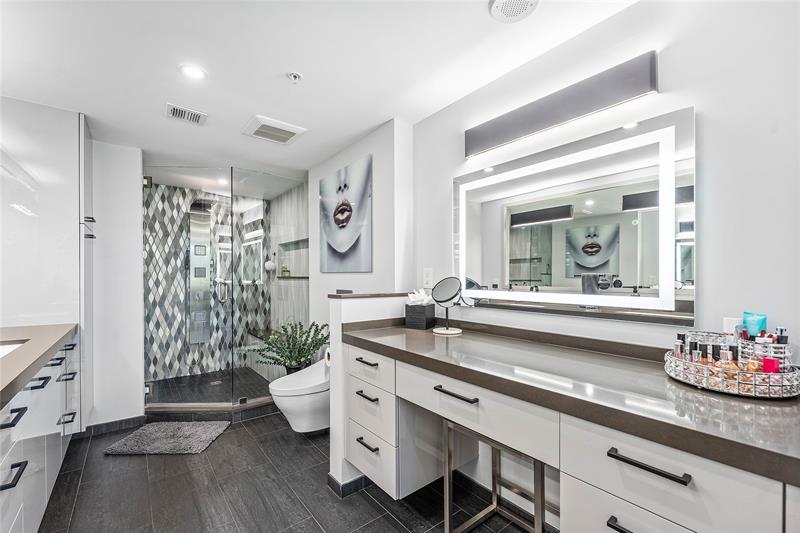 Image 22 of 56 For 99 Mizner Blvd  231