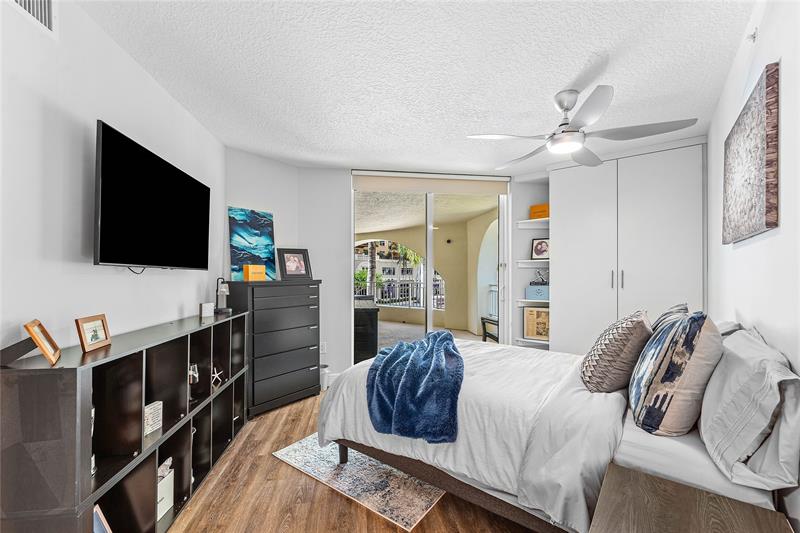 Image 31 of 56 For 99 Mizner Blvd  231