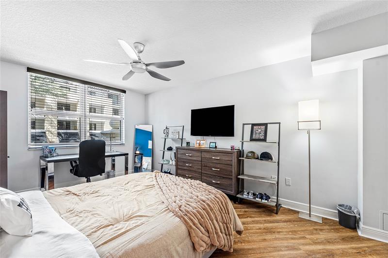 Image 39 of 56 For 99 Mizner Blvd  231