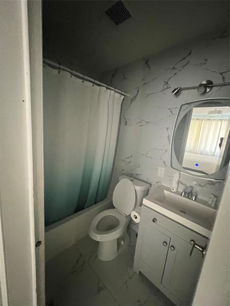 Image 14 of 17 For 1658 Madison St