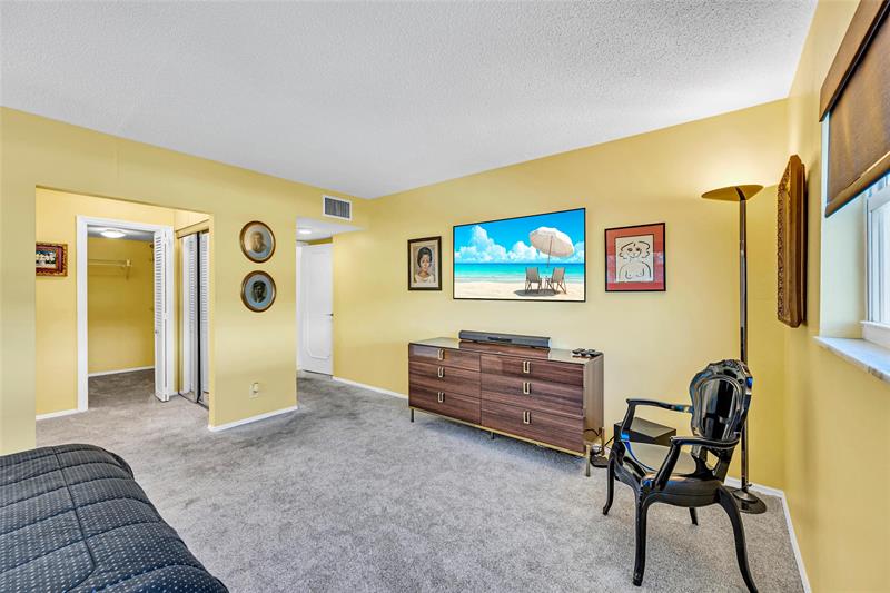 Image 28 of 53 For 3050 47th Ct  201