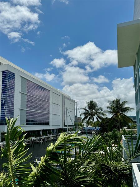 Image 21 of 31 For 1490 15th St  202