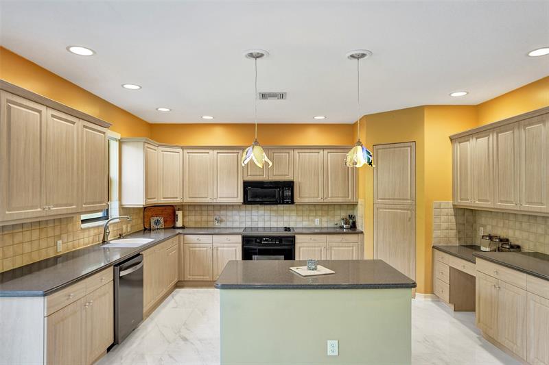 Image 14 of 56 For 5008 168th Ave