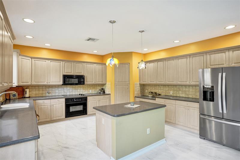 Image 15 of 56 For 5008 168th Ave