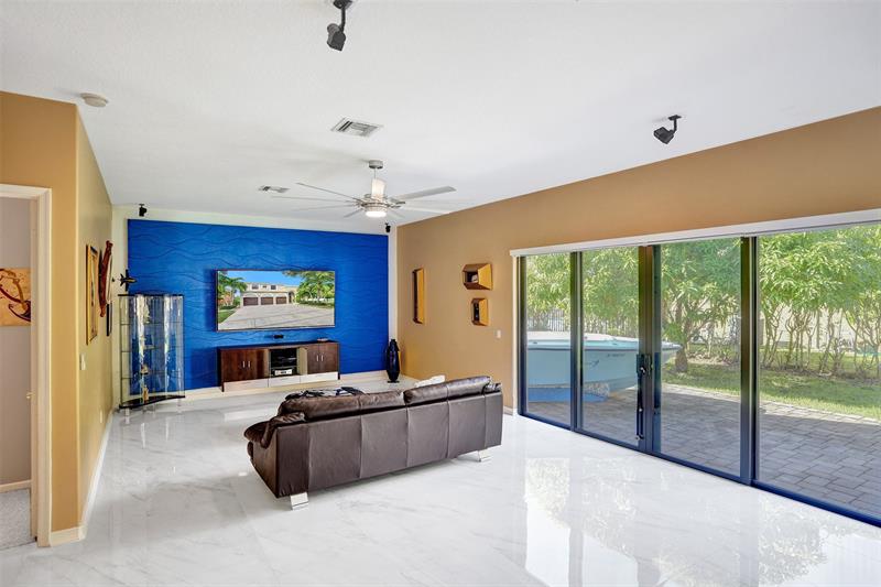 Image 21 of 56 For 5008 168th Ave