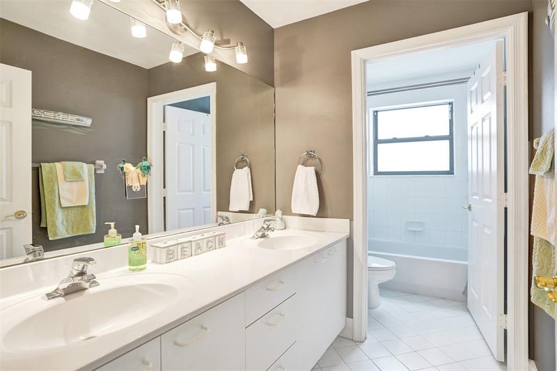 Image 39 of 56 For 5008 168th Ave