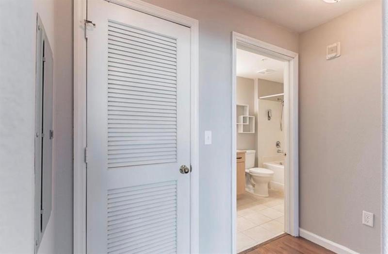 Image 18 of 28 For 533 3rd Ave