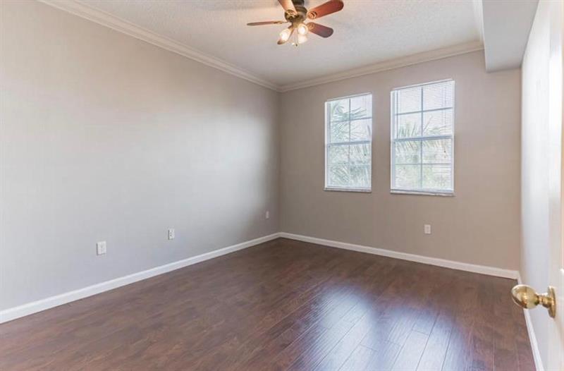 Image 19 of 28 For 533 3rd Ave