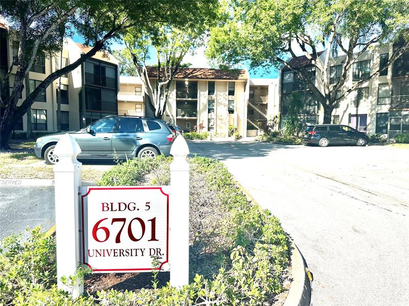 Image 3 of 13 For 6701 University Dr  310