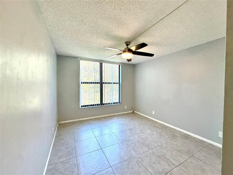 Image 7 of 13 For 6701 University Dr  310