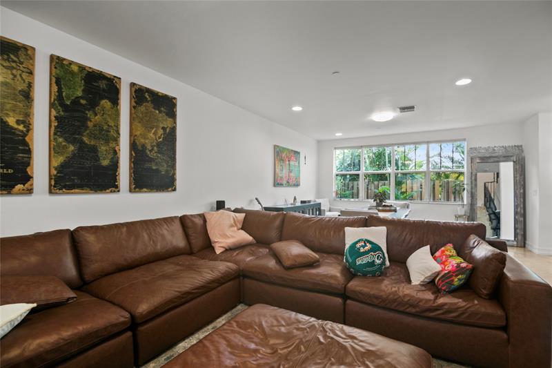 Image 11 of 42 For 732 15th Ave