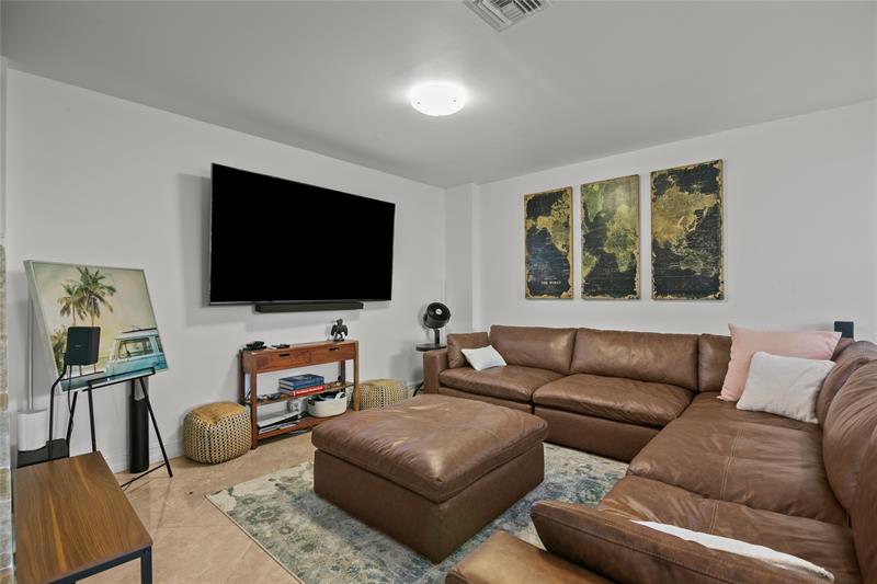 Image 12 of 42 For 732 15th Ave