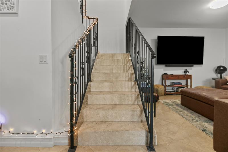 Image 16 of 42 For 732 15th Ave