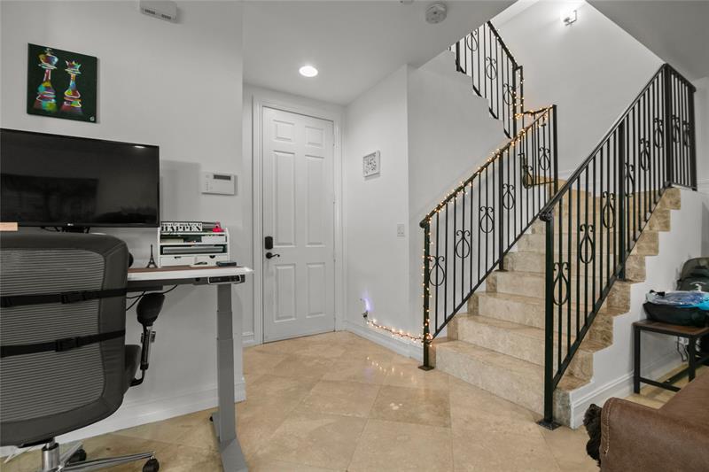 Image 17 of 42 For 732 15th Ave