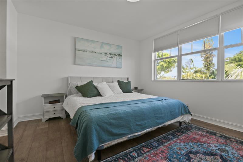 Image 18 of 42 For 732 15th Ave