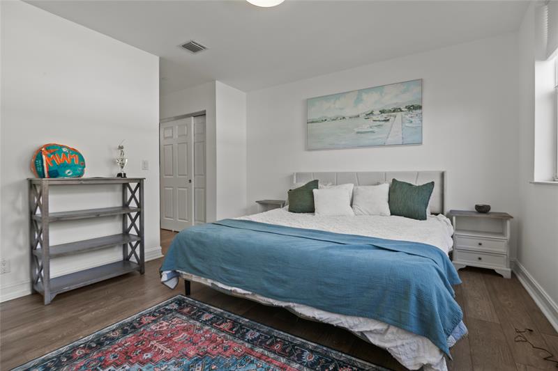 Image 19 of 42 For 732 15th Ave