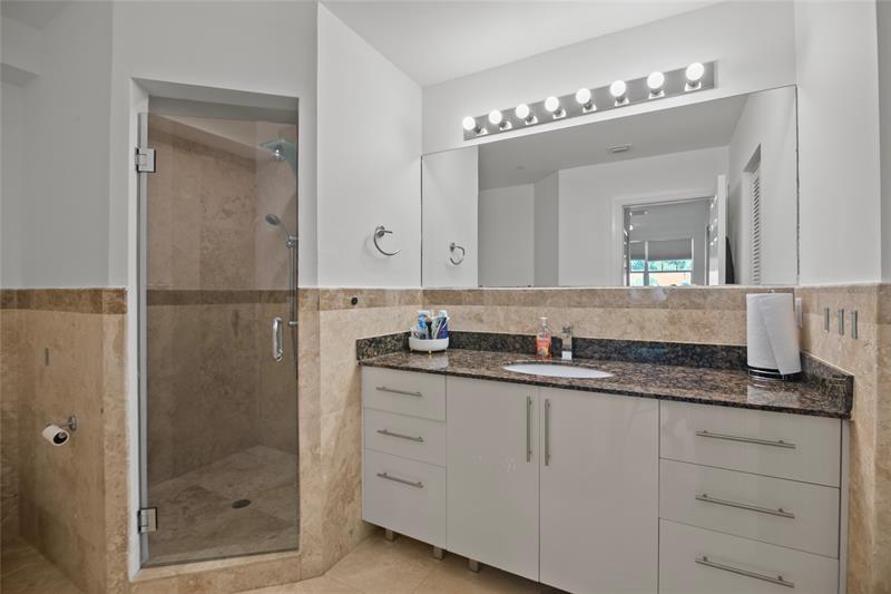 Image 21 of 42 For 732 15th Ave