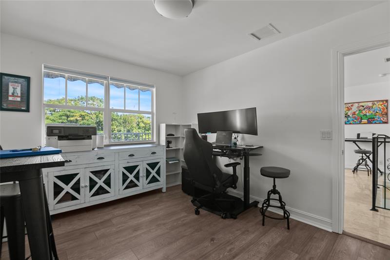 Image 34 of 42 For 732 15th Ave